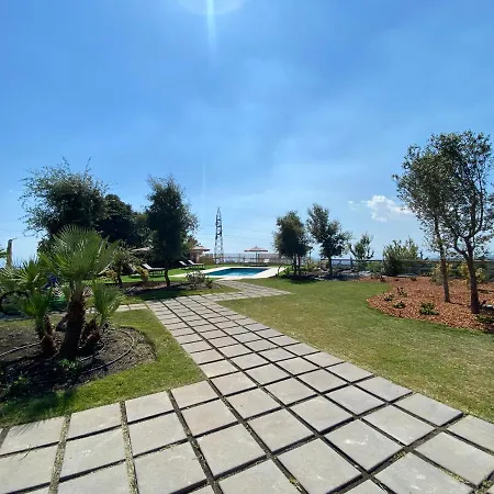 Donna Cinzia Bed & Breakfast *